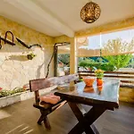 Charming With Private Pool In Mastrinka - 98 Sqm Traù