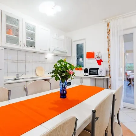 Apartment Charming With Private Pool In Mastrinka - 98 Sqm