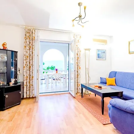 Apartment Charming With Private Pool In Mastrinka - 98 Sqm *