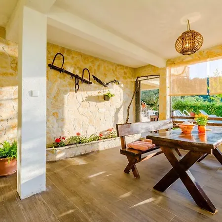 Apartment Charming With Private Pool In Mastrinka - 98 Sqm *