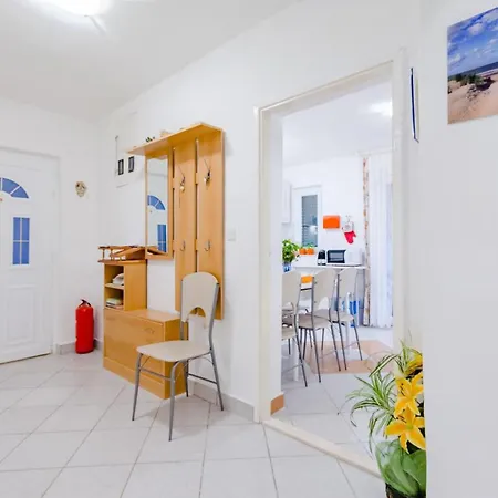 Charming Mastrinka With Private Pool Apartment