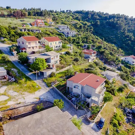 Appartamento Charming With Private Pool In Mastrinka - 98 Sqm