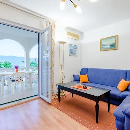 Charming With Private Pool In Mastrinka - 98 Sqm * Traù